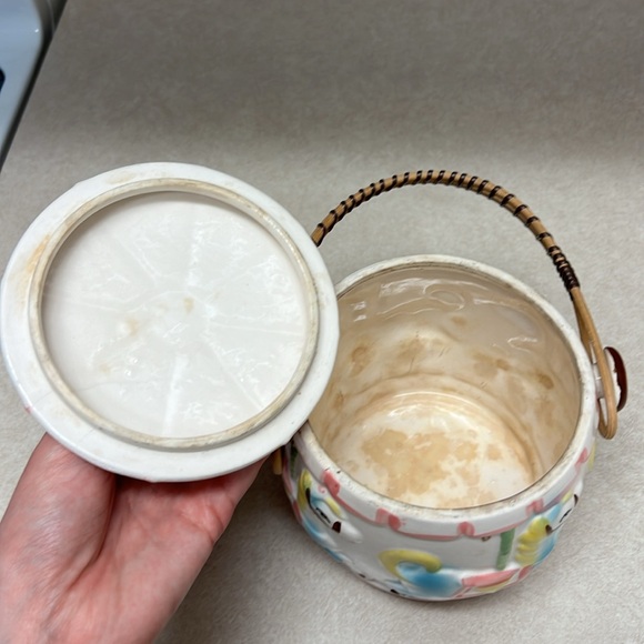 Vintage merry-go-round cookie biscuit jar - Picture 4 of 4